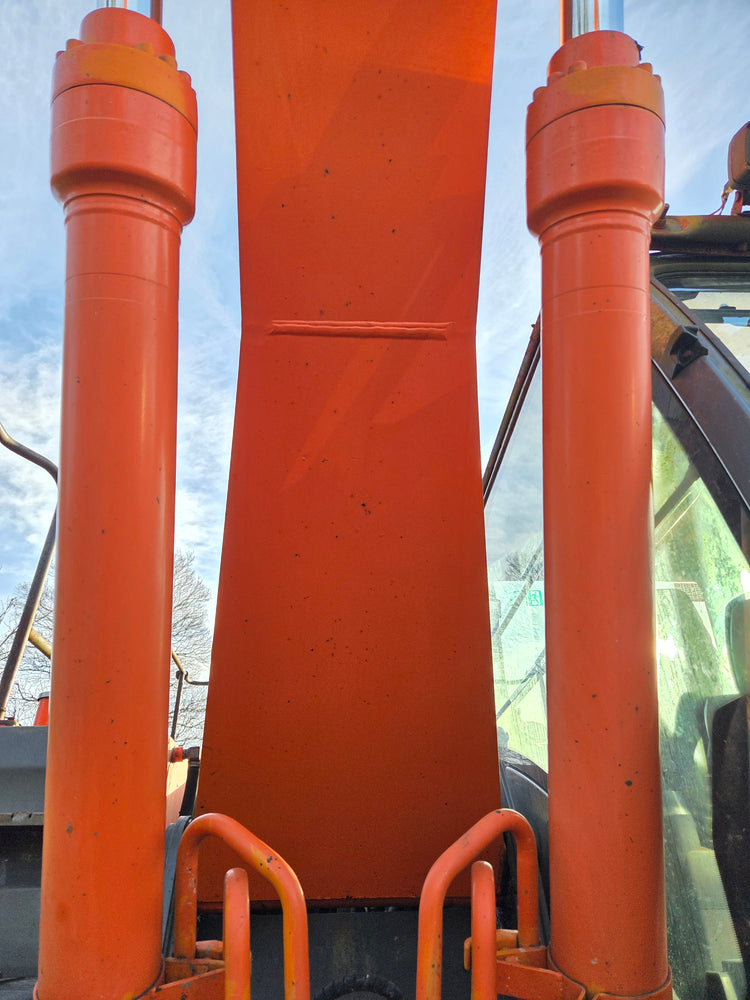 Hitachi ZX210LC-3
