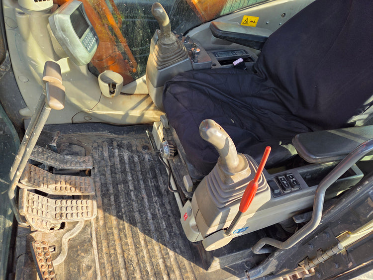 Hitachi ZX210LC-3