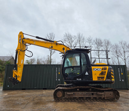 JCB JS130LC+