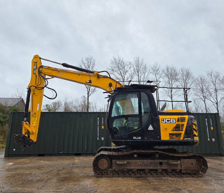 JCB JS130LC+