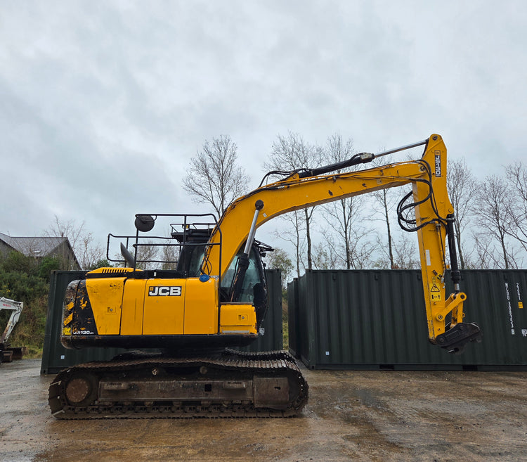 JCB JS130LC+