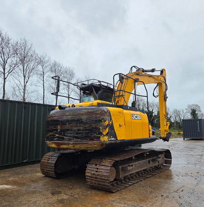 JCB JS130LC+