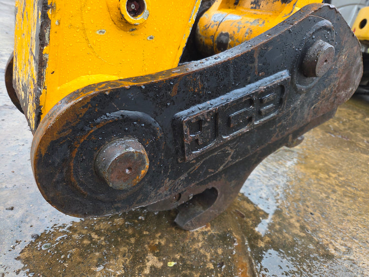 JCB JS130LC+