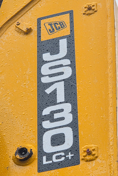 JCB JS130LC+