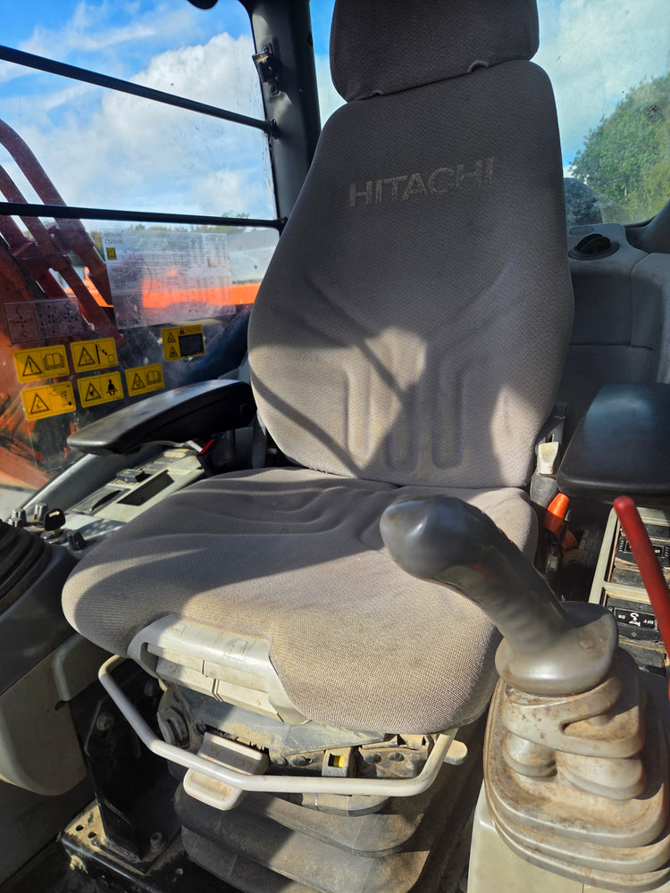 Hitachi ZX210LC-5B
